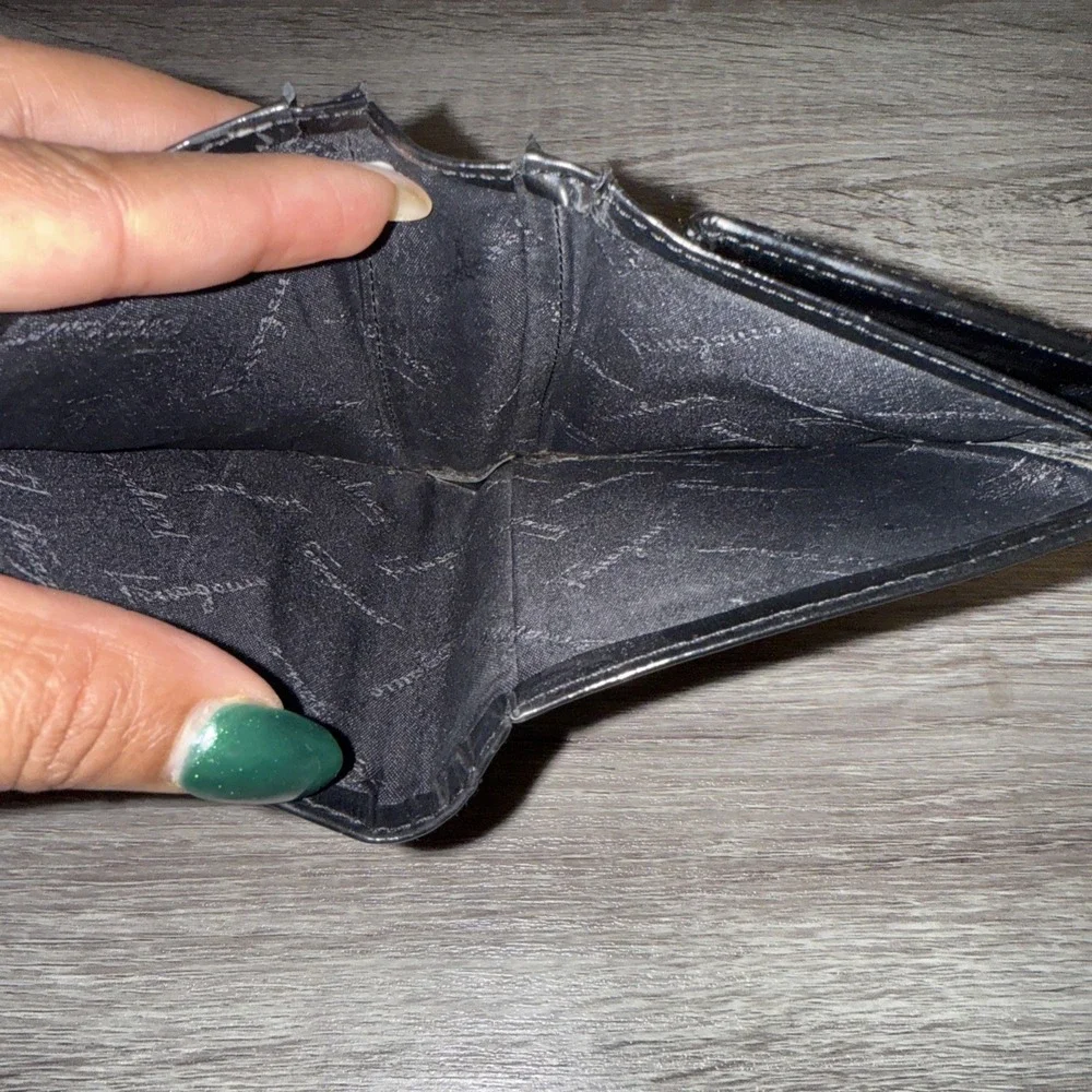 Salvatore Ferragamo Gancini Black Leather Bifold‎ Wallet Silver Hardware Used